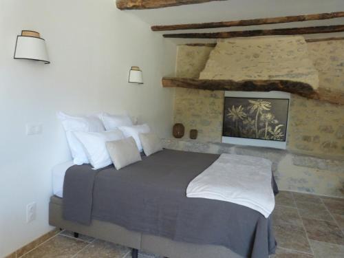 Esclauzels Bed & Breakfast | Oceanfront Escape at Chambres d'hotes Le Plassalou - 9.1/10