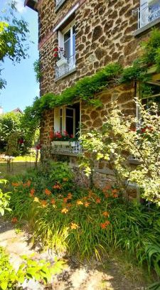 Joinville-le-Pont Bed & Breakfast | Chambres dans une maison de charme au calme en bord de Marne proche transports