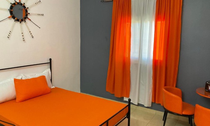Thies Bed & Breakfast | Deluxe Comfort at Chambres Deluxe Zahra - Family & Pet Friendly