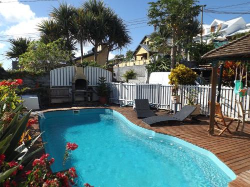 Sainte Marie House | Guest Favorite: Chambres Dhotes Nicole Maillot with Pool