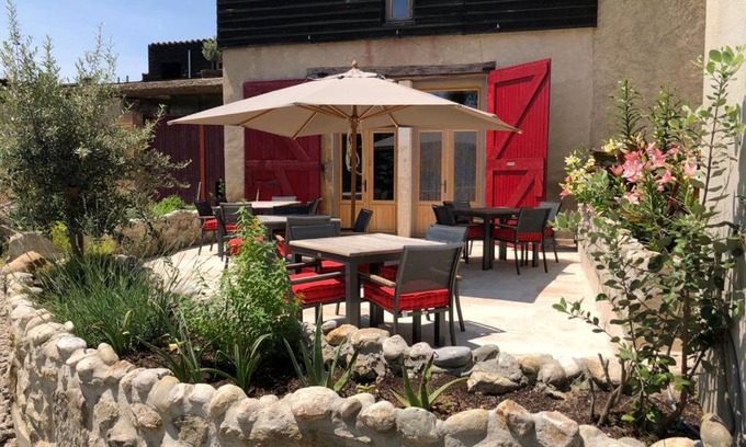 Mazerolles-du-Razes Bed & Breakfast | Experience Comfort at Pax et Amor with Pool and Breakfast
