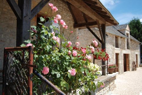 Cuzance Bed & Breakfast | Discover La Panacée: Oceanfront Rooms & Top-Rated Dining