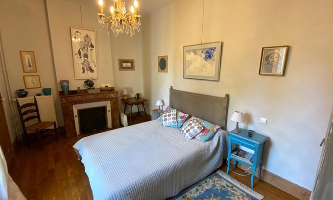 Bagneres-de-Bigorre Bed & Breakfast | Kid-Friendly Retreat at Chambres Rue De Lorry - Rated 9.3