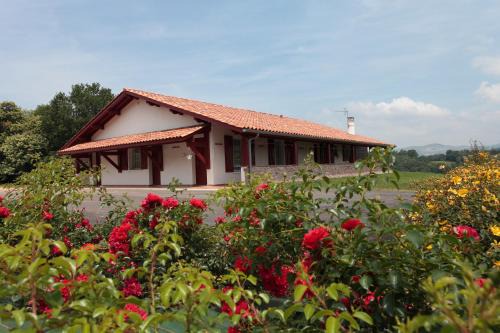 Saint-Jean-Pied-de-Port Bed & Breakfast | Guest Favorite Chambres Zazpiak: Family Rooms with Kitchen