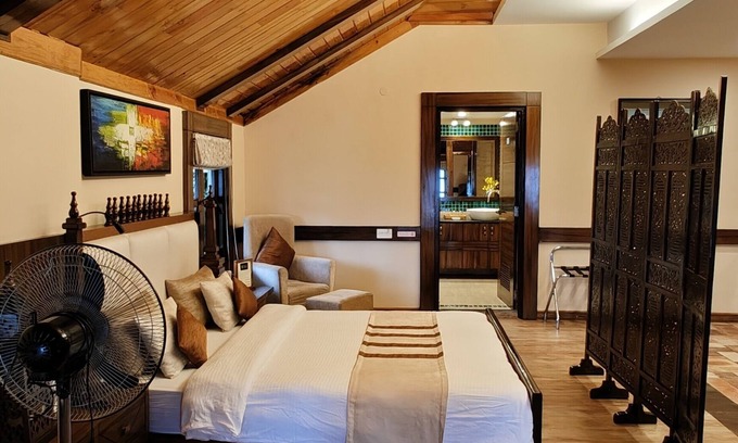 Kayiavir Plungdung Hotel | Discover Chamong Chiabari: Perfect Family-Friendly Retreat