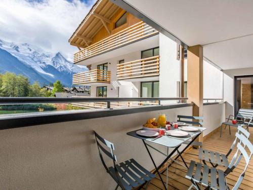 Chamonix-Mont-Blanc Apartment | Inviting Chamonix Praz Vue with Pool and Mt Blanc Views