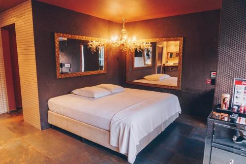 Revoredo Hotel | Pet-Friendly Champagne Motel by Drops with Breakfast Included