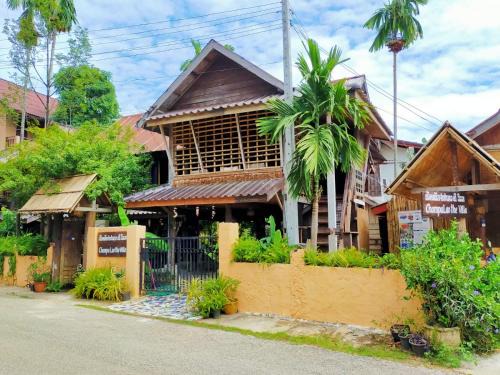 Vang Vieng Hotel | Discover Champalao The Villa: Highly Rated Family Retreat