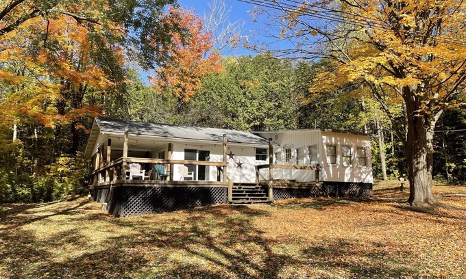 Swanton House | Guest Rated 9.8: Champlain Cottage with Lake & Ocean Views