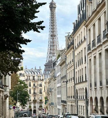 Ternes Apartment | Elegant Champs Elysées 2: Pet-Friendly & Rated 9.9/10