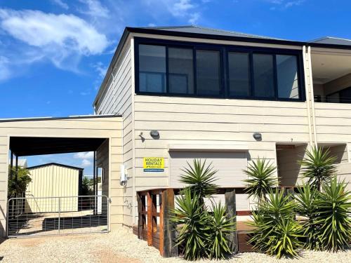 Port Victoria House | Family-Friendly Getaway at Chancesea - Rated 8/10 by Guests