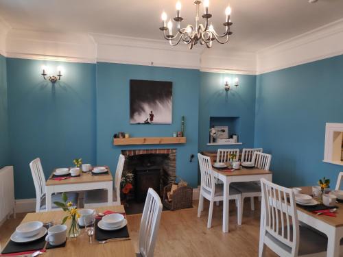 Camelford Bed & Breakfast | Chandler's Lodge B&B: Eco-Friendly Retreat with Hot Tub