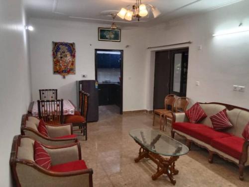 Vrindavan Apartment | Guest Rated: Chandra Lata Home's in Shri Krishna Sharnam