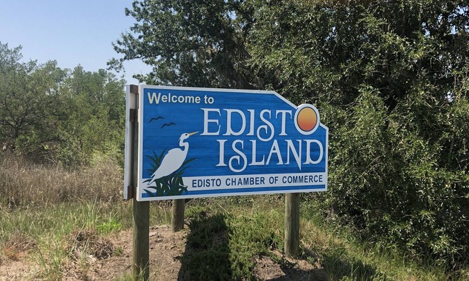 Oak Grove Villa | Experience Relaxation at Changes in Latitude, Edisto Island