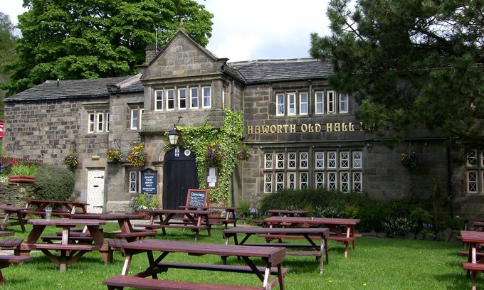 Haworth Cottage | Pet-Friendly Getaway at Changegate Cottage with Breakfast