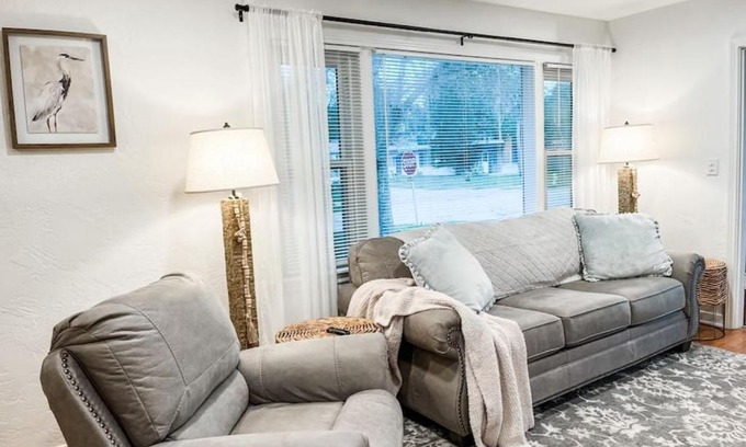 Holly Hill House | Pet-Friendly Retreat at Changes In Latitude - A 4-Star Getaway