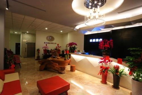 Taitung City Centre Hotel | ChangJu Hotel: Family-Friendly with Free Parking & Kitchen
