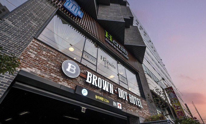 Masan Hotel | Eco-Friendly Changwon Masan Brown Dot with Breakfast Included