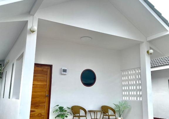 Phetchaburi Resort | Chanmuang Resort: Family-Friendly Retreat with Top Amenities