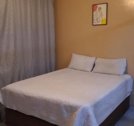 Sunnyside Apartment | Family-Friendly Getaway at Channel One Property