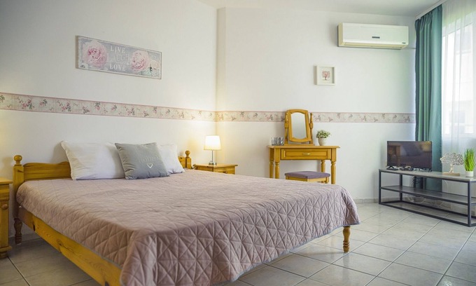 Ravda House | Relaxing Ocean View Room at Chantall with Pool & Spa