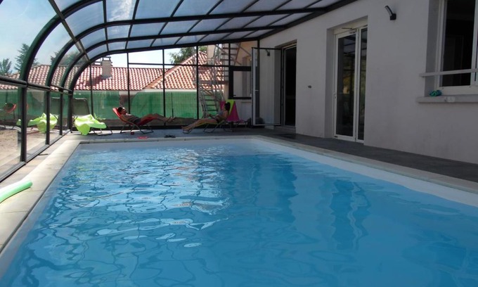 Chatel-Guyon Hotel | Discover Chante Grelet: Oceanfront Bliss with Pool Access