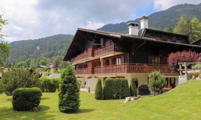 Villars-sur-Ollon Apartment | Chantebrise A1: Relaxing Lake View with Spa & Family Amenities