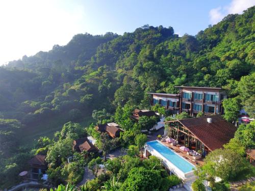 Hang Dong Resort | Relaxing Chantra Khiri Chalet in Chiang Mai with Pool