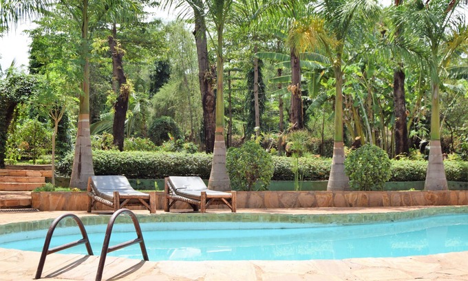 Moshi Cabin | Discover Chanya Lodge: Family-Friendly Retreat with Pool & Spa