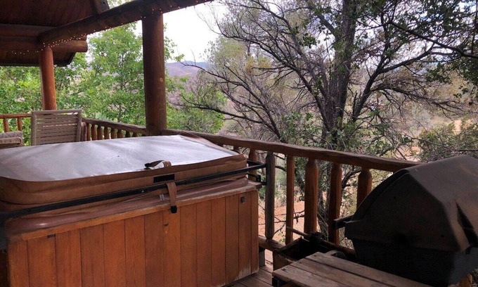 Prescott Cottage | Experience Relaxation at Chaparral & Country Garden Suite