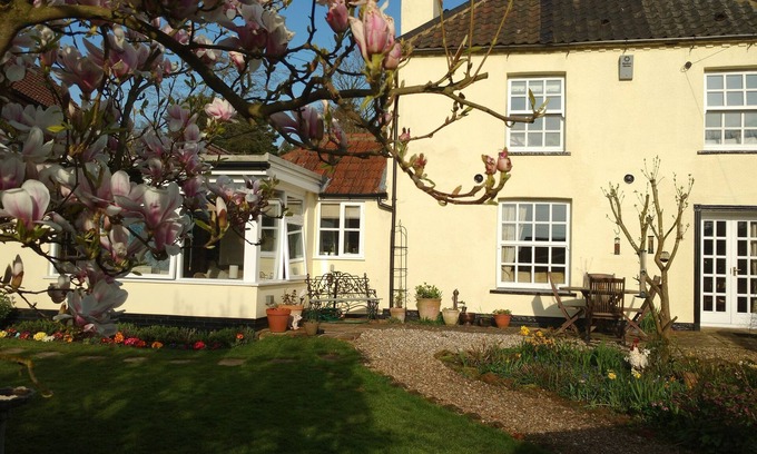 Tittleshall Cottage | Pet-Friendly Chapel Cottage Near North Norfolk Coast