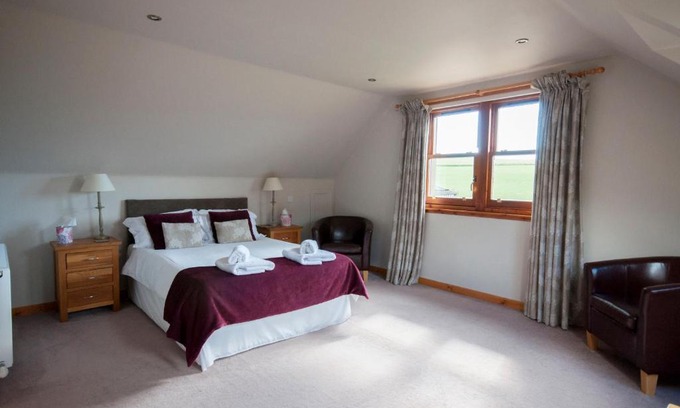 Stonehaven Bed & Breakfast | Discover Chapel of Barras B&B: 4-Star Stay, Perfect for Families