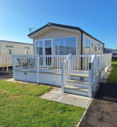 Chapel Saint Leonards Resort | Discover Chapel Palm Holidays at Golden Palm Resort