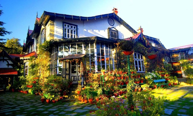 Shimla House | Chapslee Hotel: Guest Rated 10/10 with Hot Tub & Breakfast