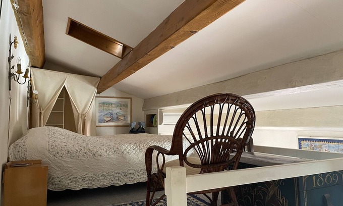 Porquerolles Apartment | Inviting Studio Retreat with Mezzanine and Terrace Escape