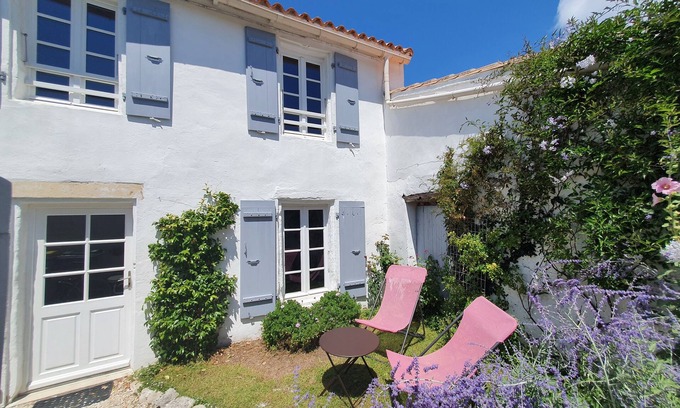 Saint-Clement-des-Baleines House | Experience Comfort in a Renovated Rétain House with Ocean Views