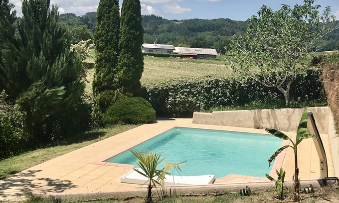 Senezergues House | Charming Cottage Retreat at Domaine du Valat - Guest Rated 9.8