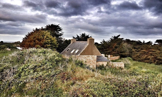 Ile-de-Brehat House | Charming Character House with Ocean View on Île-de-Bréhat