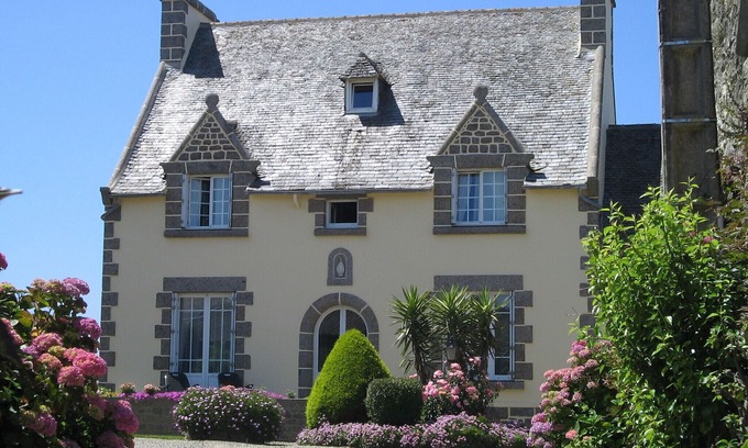 Saint-Pol-de-Leon House | Charming House in Leon with Pool and Pet-Friendly Amenities