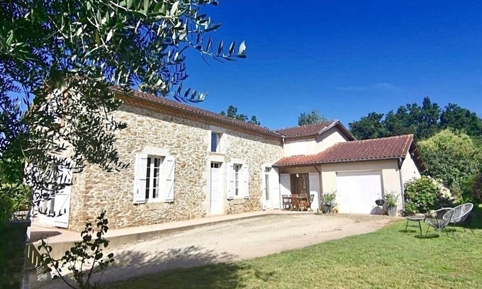 Eauze House | Cozy Home with Private Pool and Ocean Views Await You