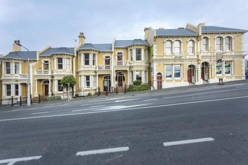 Dunedin City Centre House | Character on Stuart St: Family-Friendly 4-Star Retreat