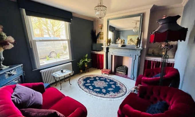 Portsmouth House | Charming Victorian Townhouse in Prime Conservation Area