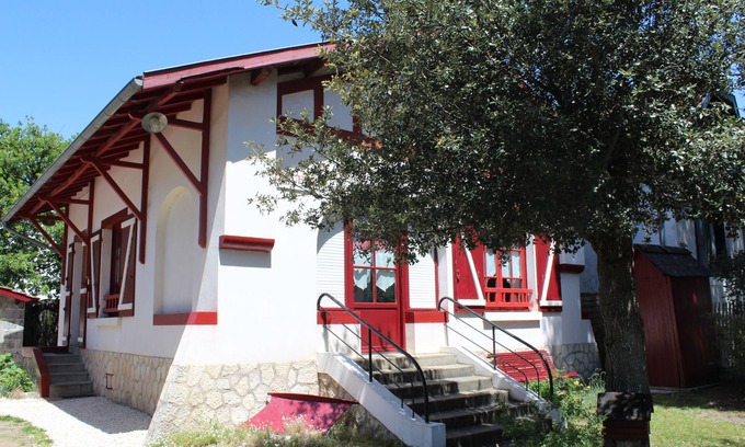 Fouras Villa | Charming Villa Steps from the Beach in Fouras