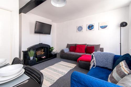 Castle Donington Apartment | Cozy 2-Bed Apartment with Child-Friendly Amenities