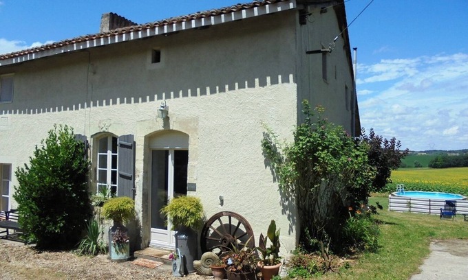 Pillac House | Inviting 2 Bedroom Gite with Pool & Ocean View, Rated 9.2