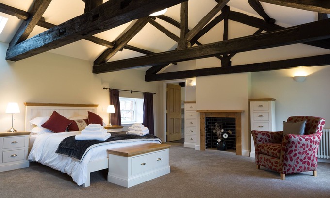 Carlisle Apartment | Enchanting Couples Retreat at a Picturesque Country Estate