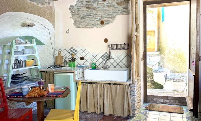 Belmonte Calabro House | Seaside Retreat: Embrace Tradition & Culture on Tyrrhenian Coast