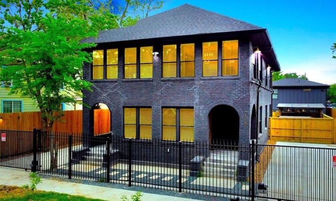 Greater East End House | Discover Charcoal Serenity Retreat: Ideal for Groups with Spa
