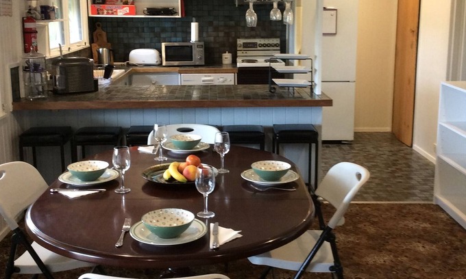 Bonnie Doon House | Chardy Retreat Bonnie Doon sleeps 10