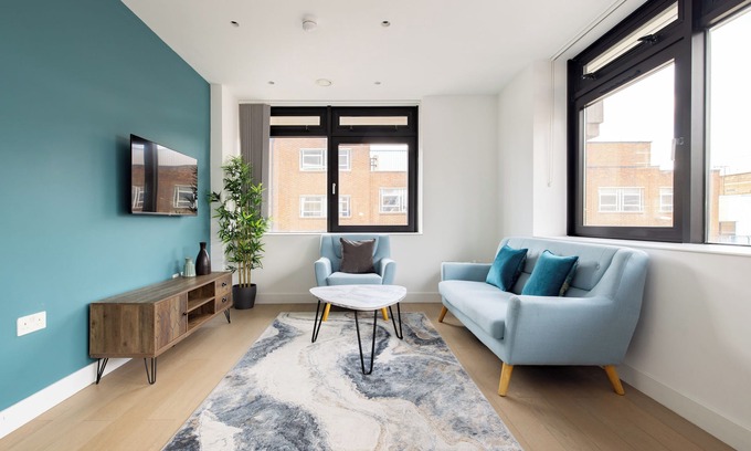 London Borough of Hounslow Apartment | Comfortable Charles Hope Apartments in Brentford